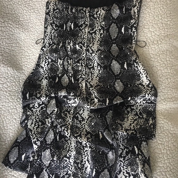 👗Prom👗 Black and white snake print dress. - Picture 3 of 5